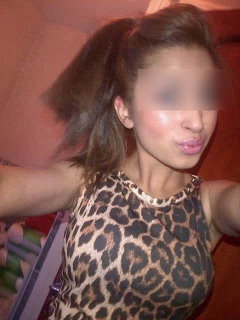 Beauté arabe d'Angers 21 ans pour une rencontre sexe a Angers